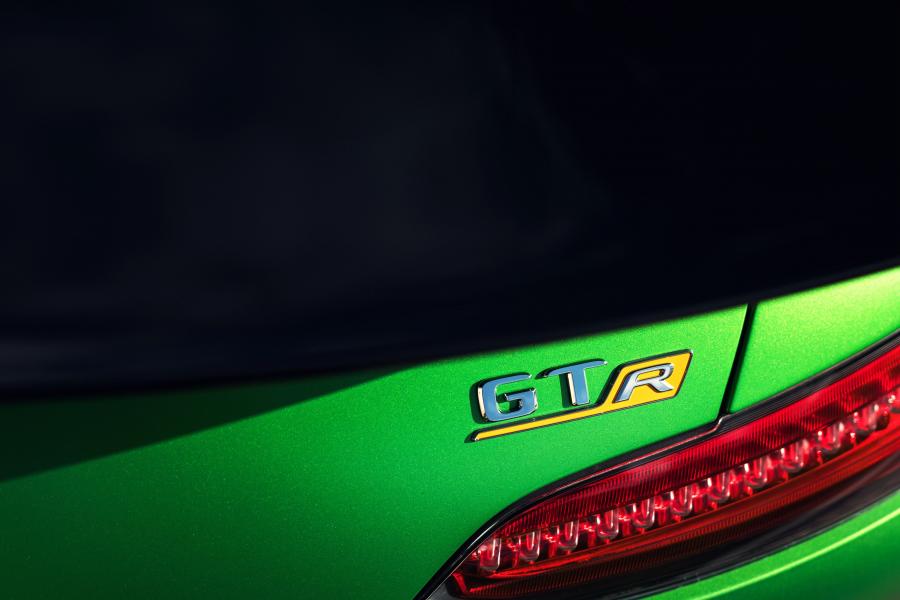 Логотип Mercedes-AMG GT R 2017 года  (UK) (фото 28 из 40)